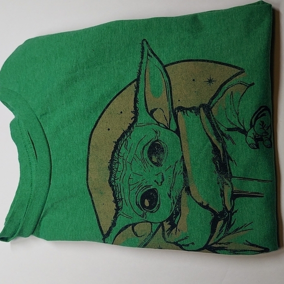 Star Wars Graphic T-Shirt Size  Medium / Baby Yoda I'm All Ears Green - Picture 7 of 7